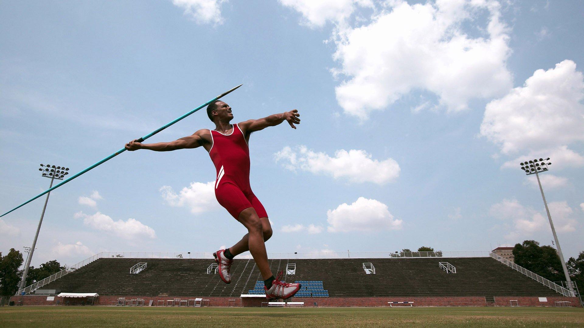 百米飞人巅峰对决，新星闪耀，传奇延续